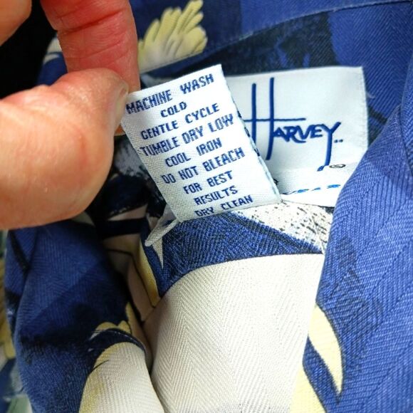 Guy Harvey By AFTCO Vintage Bluewater Wear 100% Silk Button Down. Men's Small... - Picture 7 of 10